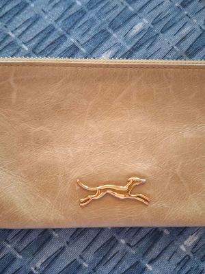 Elegant wallet in beige and gold with zipper like new