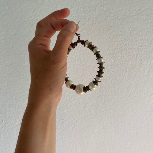Handmade earring with pearls single