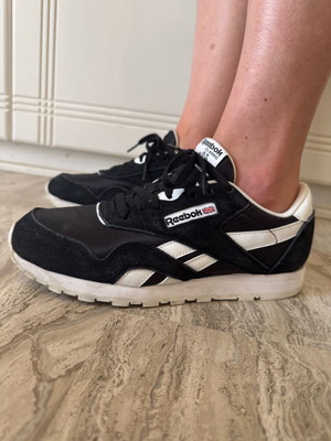 Reebok Classic Nylon black athletic shoes size 37 like new