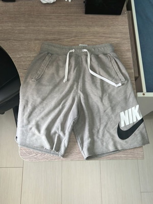 Nike σορτσάκι μέγεθος S σαν καινούργιο, γκρι