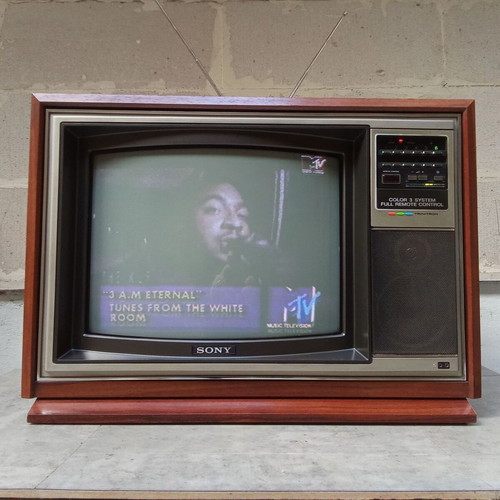 Sony Trinitron KV-2032 retro cabinet TV used, 1980s