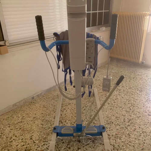 Electric patient lift hoist with TiMOTION TC12 control system