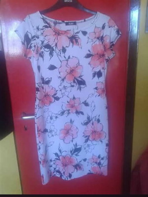 Dress size M like new, colorful midi