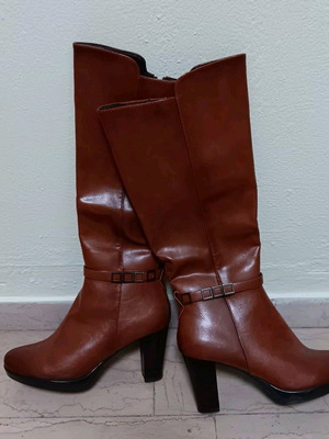 Високи кафяви ботуши Envie Shoes нови, номер 38