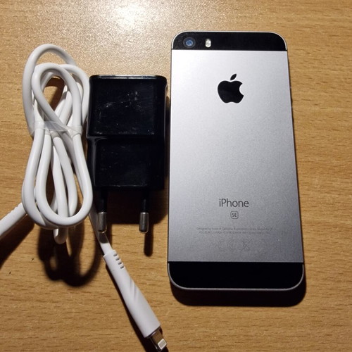 Apple iPhone SE 32GB 2016 Space Gray like new