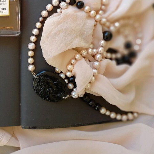 Onyx & rose pearls necklace used, vintage large