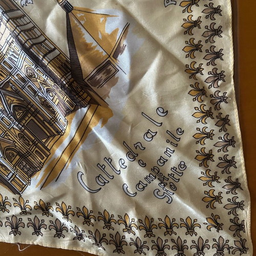 Italian scarf like new, beige and brown