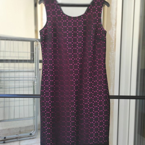 Estel midi sleeveless dress with geometric lace pattern, black and pink, size S 44