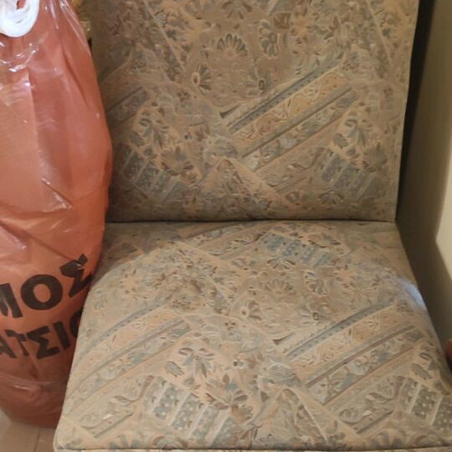 Living room set like new with sofa, 4 armchairs and 3 tables