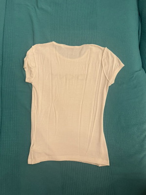 DKNY T-shirt medium size, like new, white, soft fabric