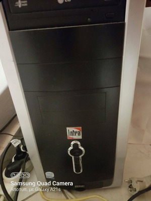 Pentium 4 desktop computer with Acer monitor, keyboard and speakers