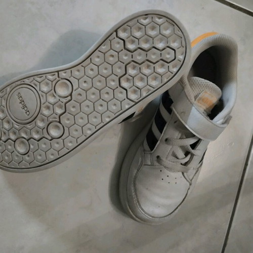 Adidas kids shoes size 30 like new, white