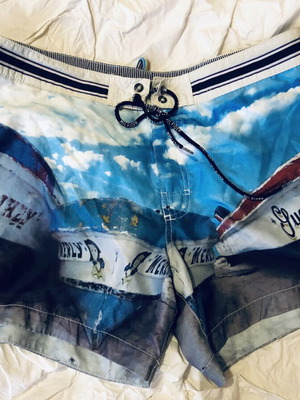 Tommy Hilfiger men's swim shorts like new, size M/L, quick-dry fabric