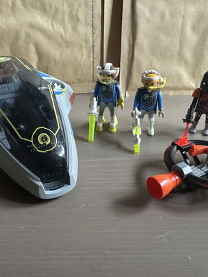 Playmobil Galaxy Police Glider like new with figures and accessories