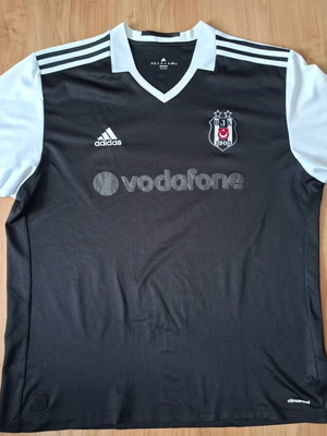 Besiktas Away Football Shirt 2016-2017 like new, size XXL
