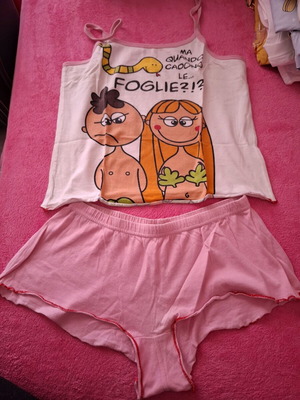 Short pajama set used, size M, white and pink with yellow stains