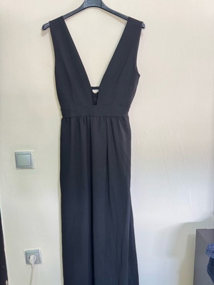 Black long dress with deep V in size S/M, new
