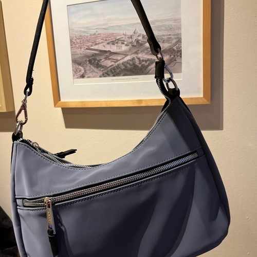 Carpisa shoulder bag like new, blue with black strap