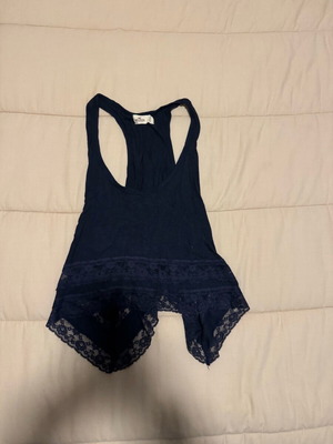 Hollister blue crop top like new, size L
