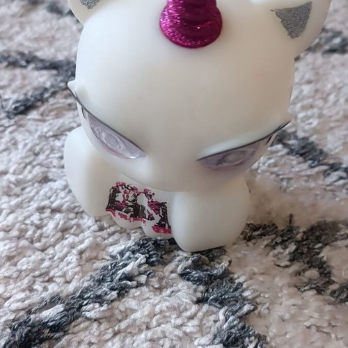 Unicorn kids toy used, made of semi-flexible material