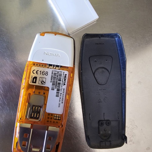 Nokia 3510 used, does not turn on