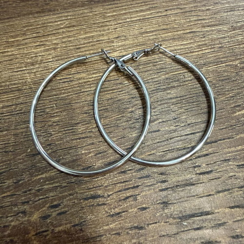 Silver hoop earrings like new, steel