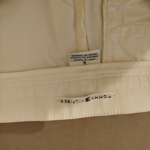 Tommy Hilfiger women's white bermuda shorts, size S