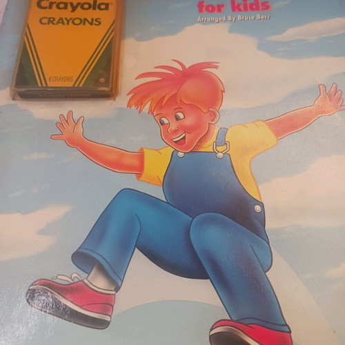 Silly Songs for Kids new, book with 6 Crayola crayons