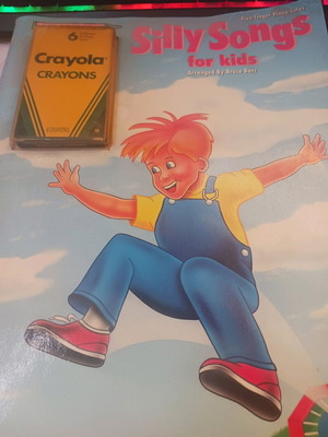 Silly Songs for Kids new, book with 6 Crayola crayons