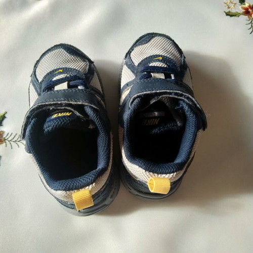 Nike boys' shoes like new, size 22.5
