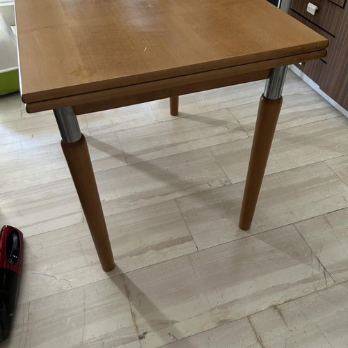 Rectangular kitchen table used, extendable, oak wood and metal legs