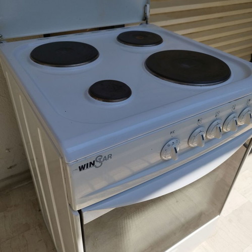 Winstar Kitchen with Enamel Hobs 60cm White used