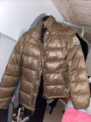 Moncler μπουφάν puffer σαν καινούργιο, χρώμα bronze, μέγεθος 3 (M–L)