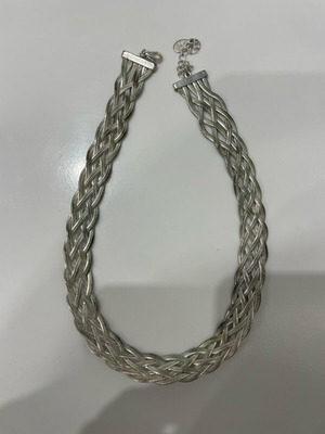 Necklace in very good condition, needs slight polishing
