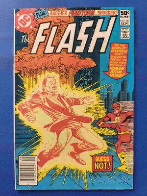 The Flash 301 comic book used, English