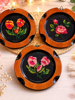 Vintage handmade embroidery cross-stitch with wooden frame, 14 cm, used