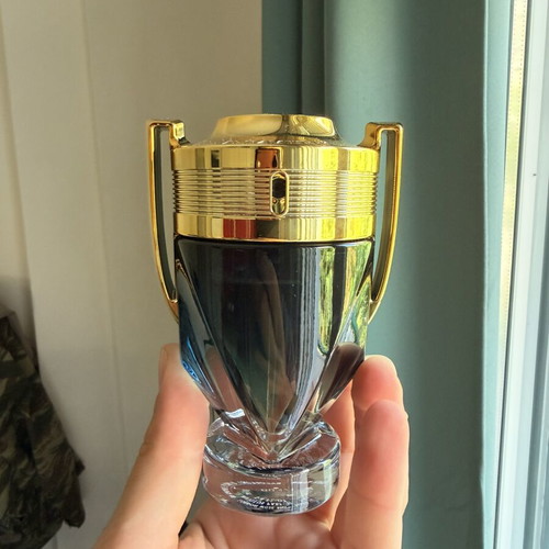 Invictus Eau de Parfum 100 ml like new
