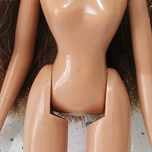 Bratz Sportz Yasmin Slamming Soccer doll used with flaws