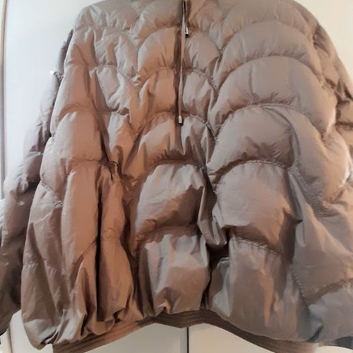 Beige jacket size M like new, light and warm