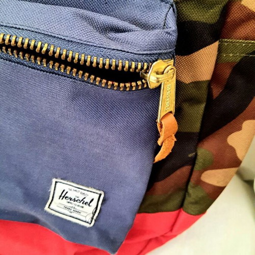 Herschel backpack like new with nice colors
