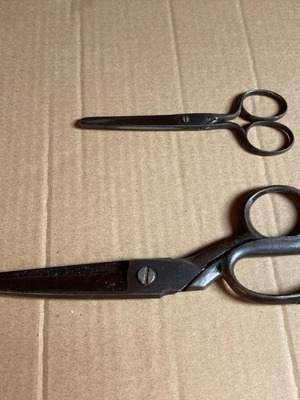Set of 2 vintage tailor and barber scissors used