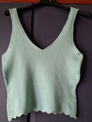 Debut women's knit crop top like new, mint color, scalloped hem, size S