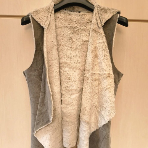 Laura Donini double face vest new, faux suede and faux fur