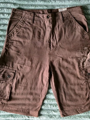 Ecko Unltd brown bermuda shorts like new, size 34