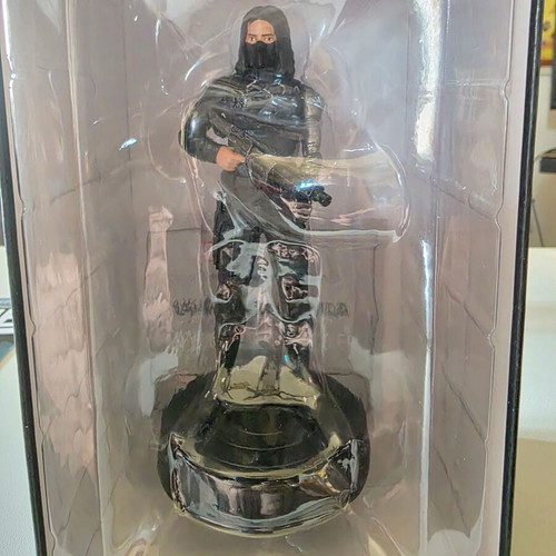 Marvel Movie Collection Winter Soldier figure and magazine like new, issue 32