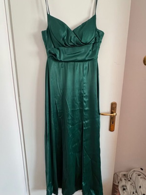Satin dress emerald No40 used with back ribbons