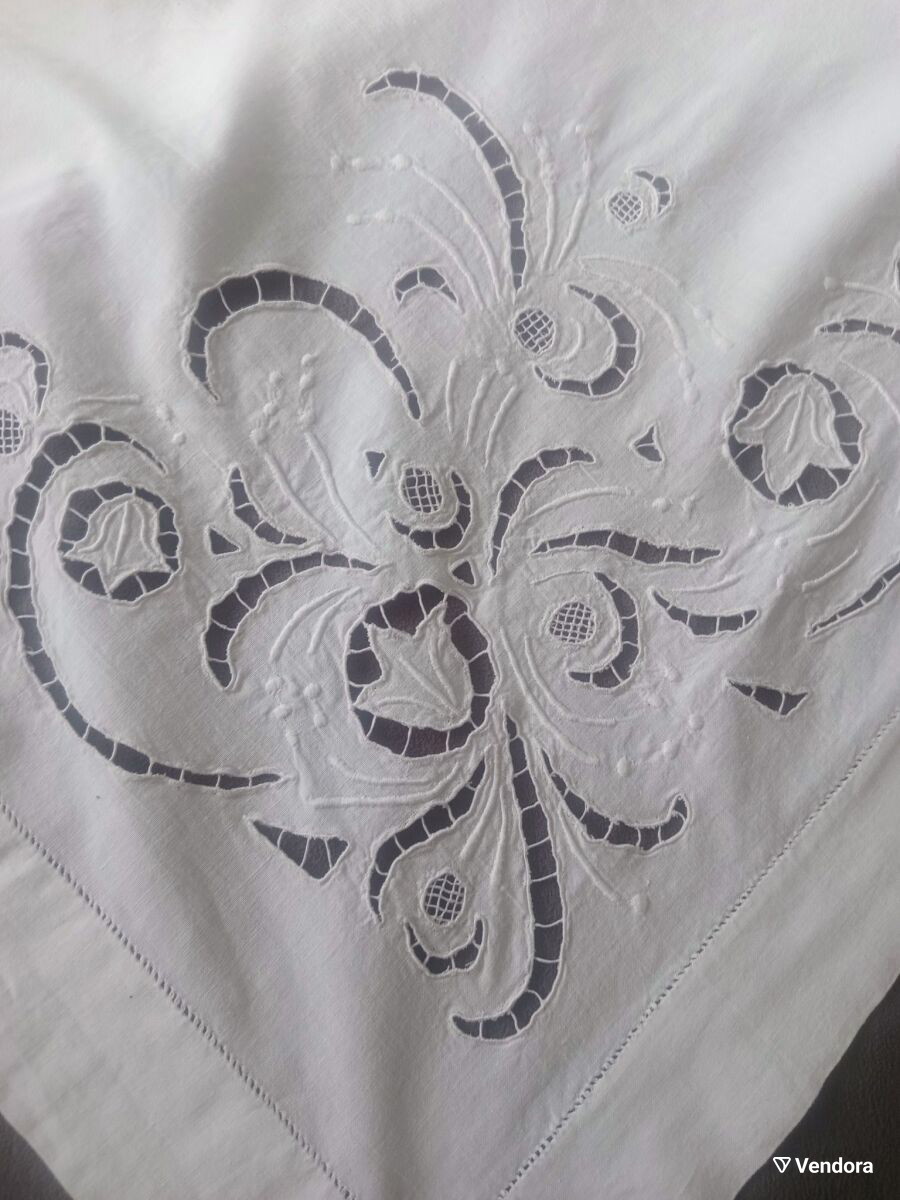 Vintage white cover with machine cutwork… - € 32,00 - Vendora.cy
