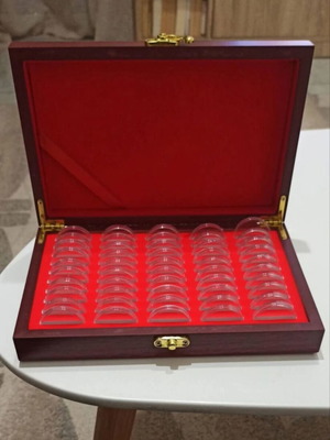 Wooden coin storage box 50 slots new with 30 mm capsules