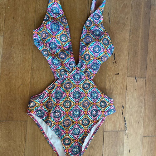 Volcom pink one-piece swimsuit size M like new