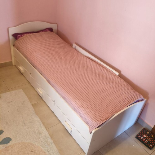 Sweet Dreams Florence convertible baby cot and children's bed like new with 2 mattresses